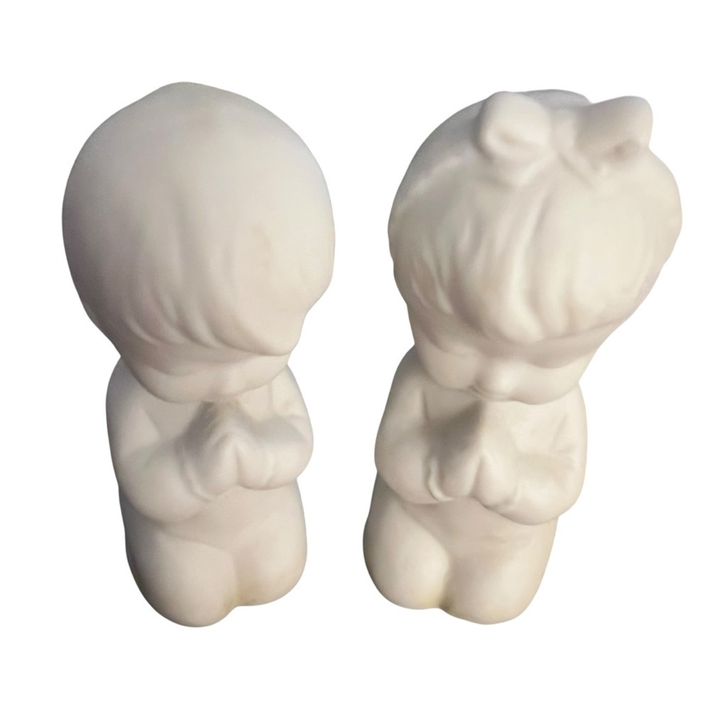 Vintage White Ceramic Praying Girl & Boy Figurines Made in Japan Devotions 2.5” - Picture 2 of 7